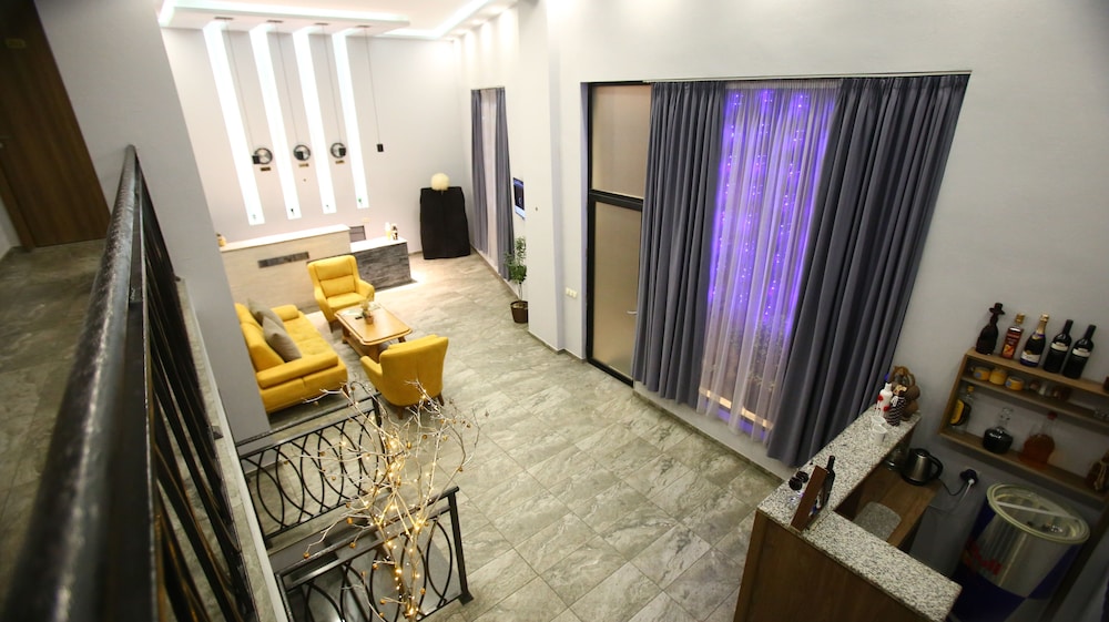 Nabadi Hotel 37/68