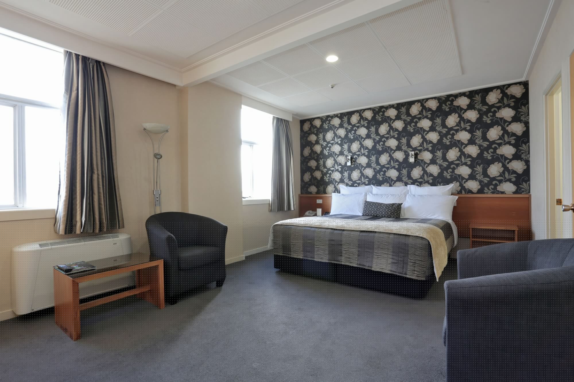 Premium, King Bed