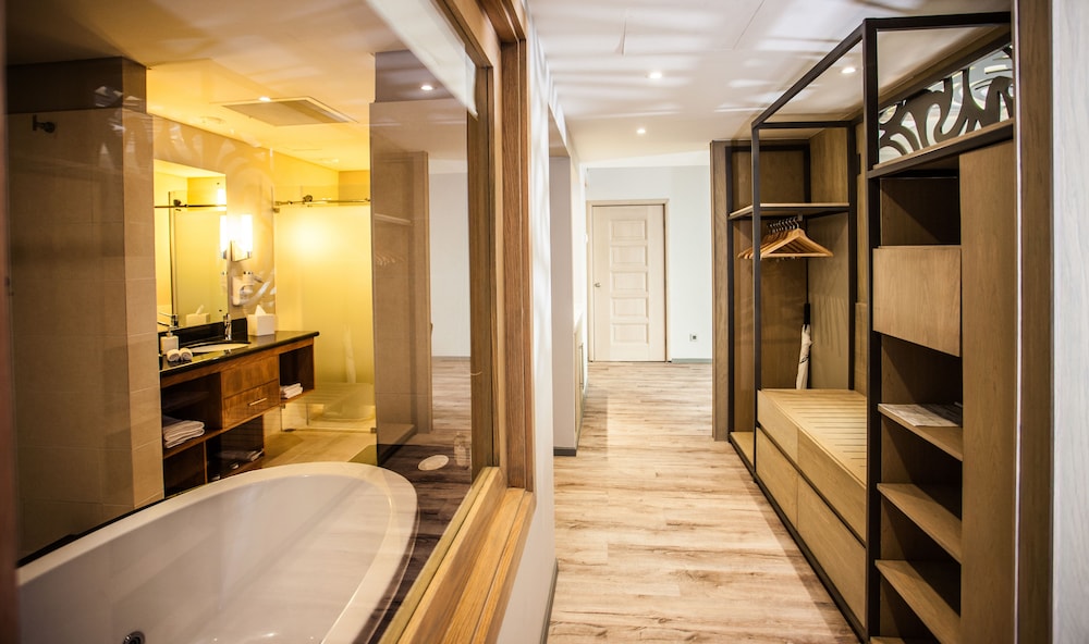 Hennessy Park Hotel 20/71