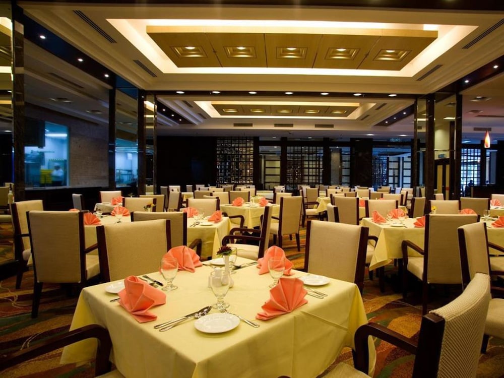 Imperial Palace Hotel 44/52