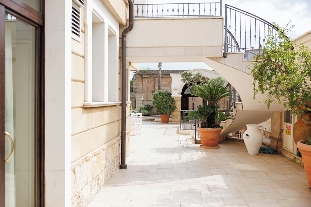 Albatres Palace Hotel 57/63