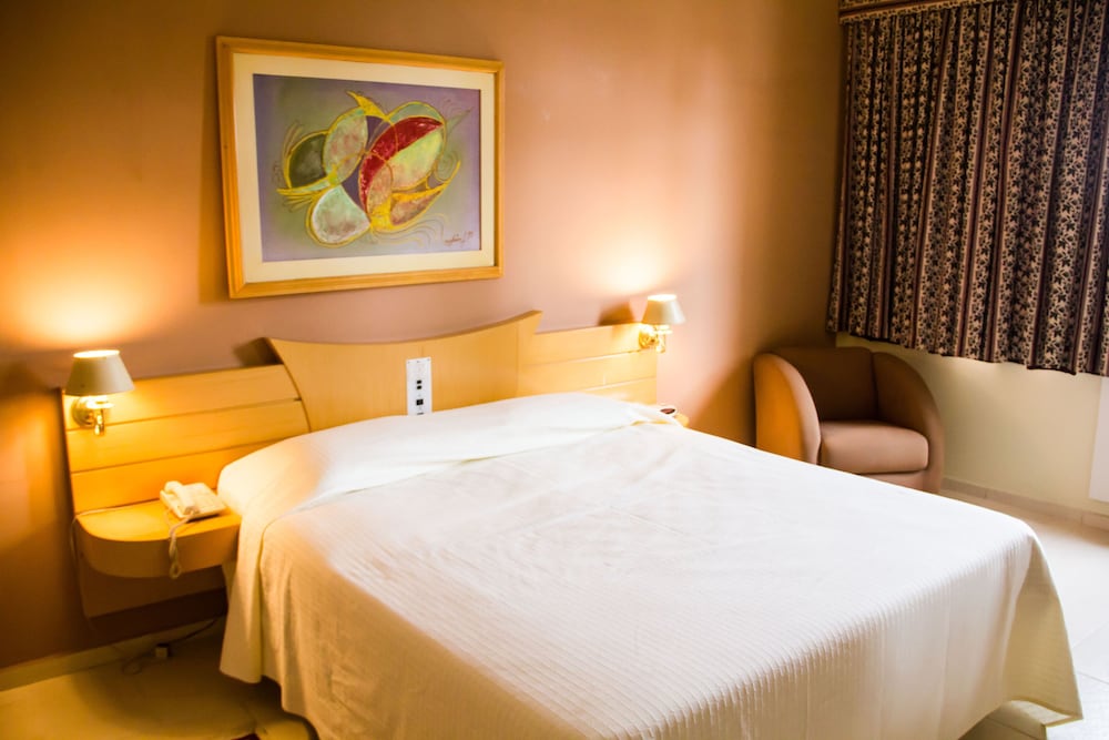 Hotel Del Rey 15/64