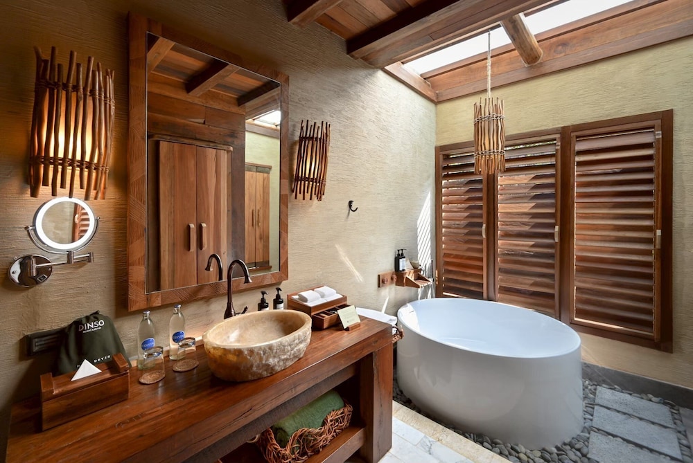 3 Bedrooms, Pool, Villa, 3 Beds, Sea View، Dinso Resort 2/5