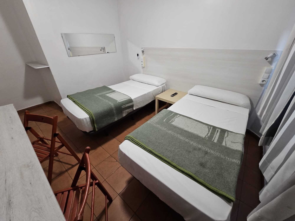 Hostel Almansa 23/50