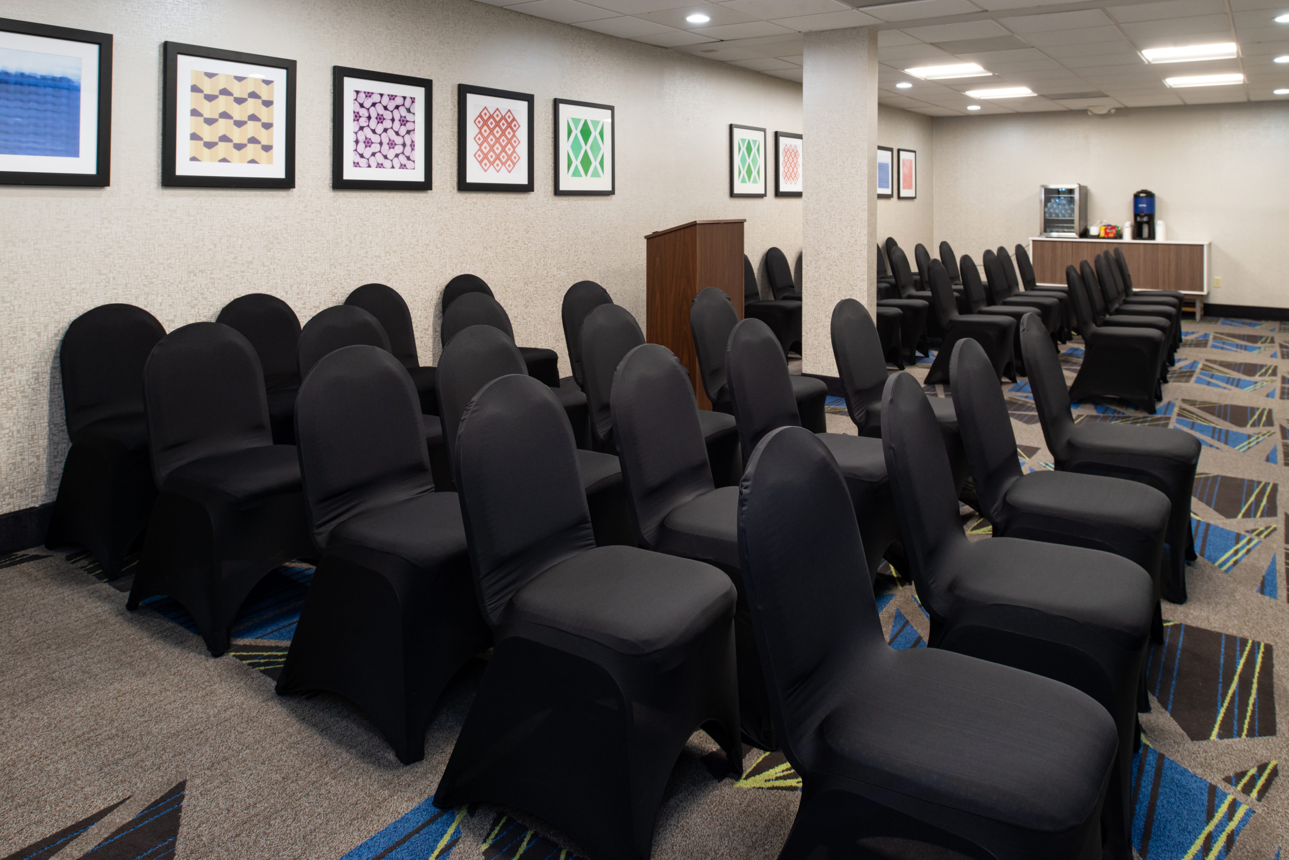 Holiday Inn Express Hotel And Suites Los Angeles Downtown West 50/55