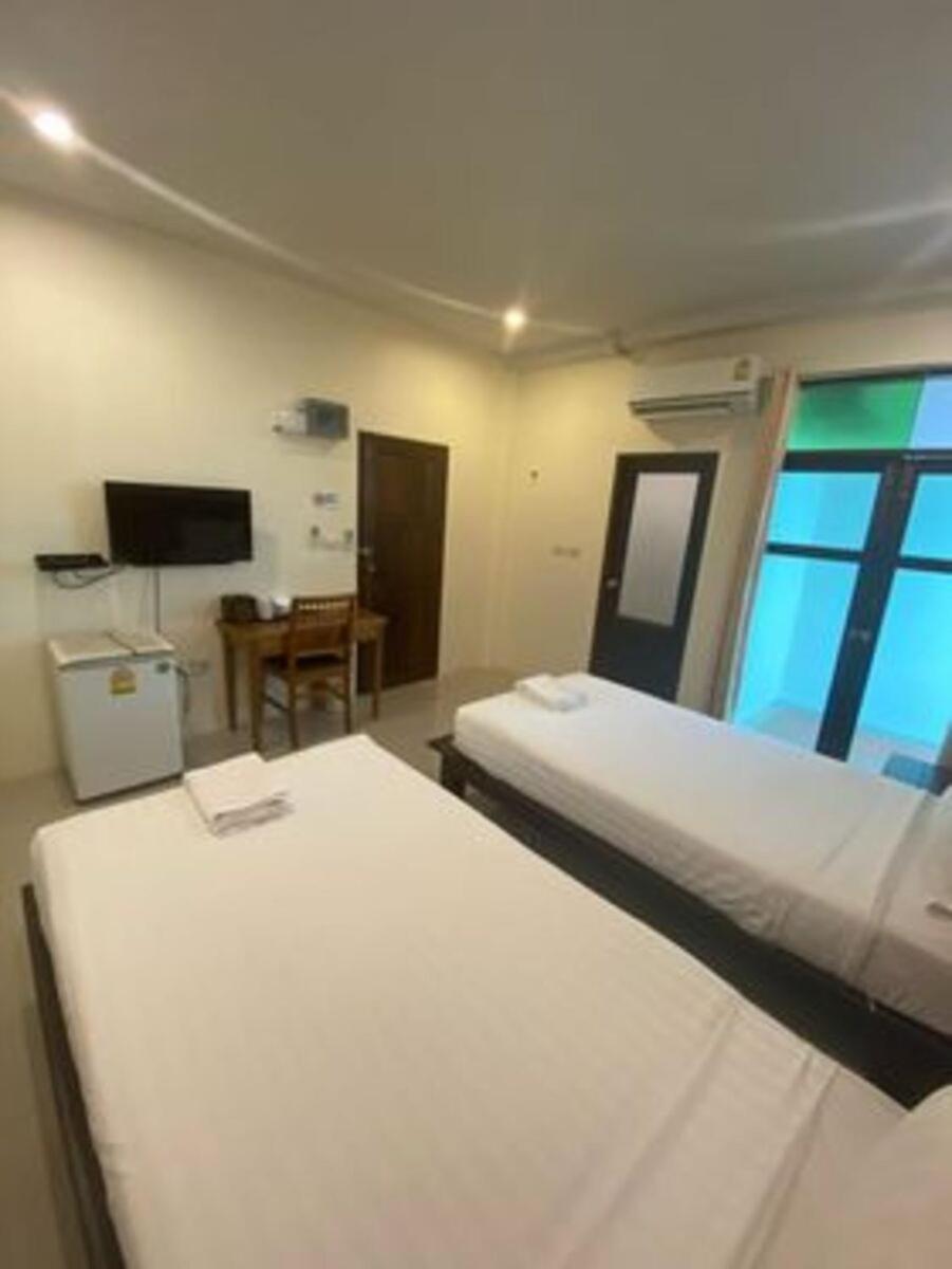 Room, Twin Beds