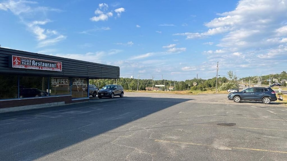 Lively Inn & Suites 54/61