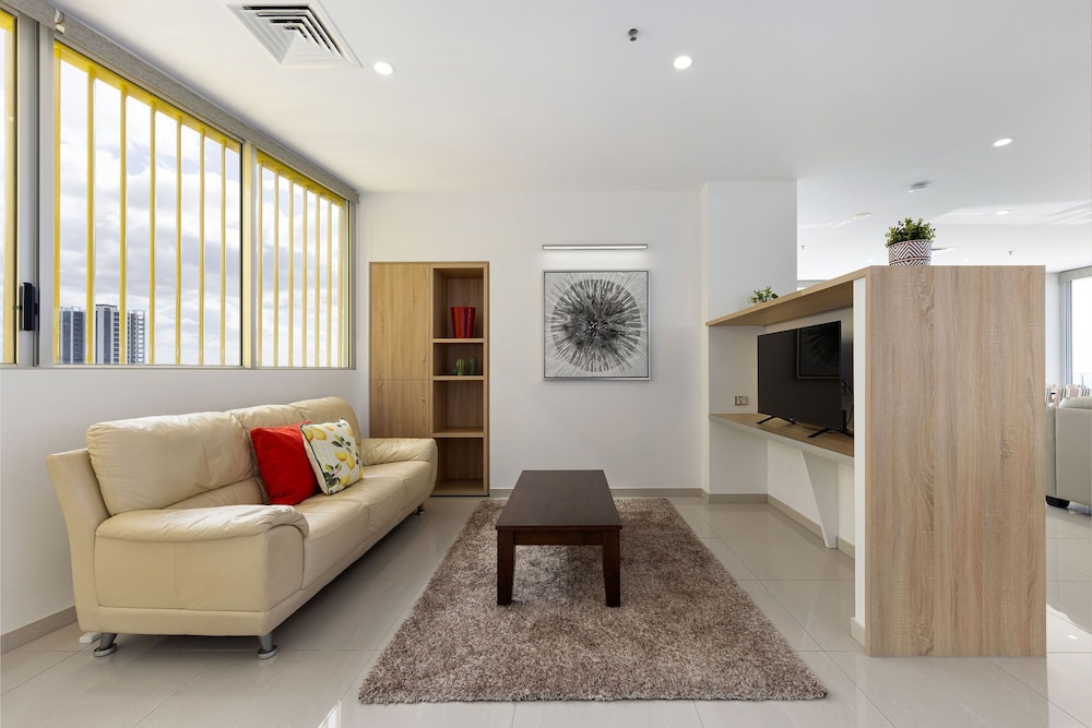 ULTIQA Air on Broadbeach 49/71