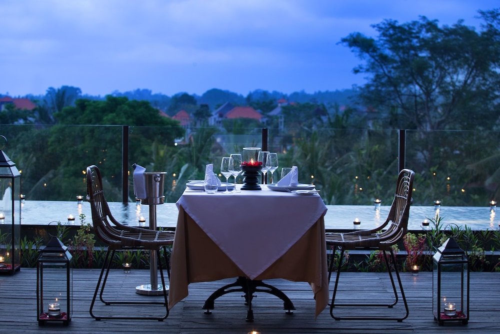 Ubud Village Hotel 40/51