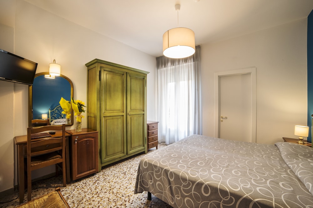Hotel Bisesti 16/50