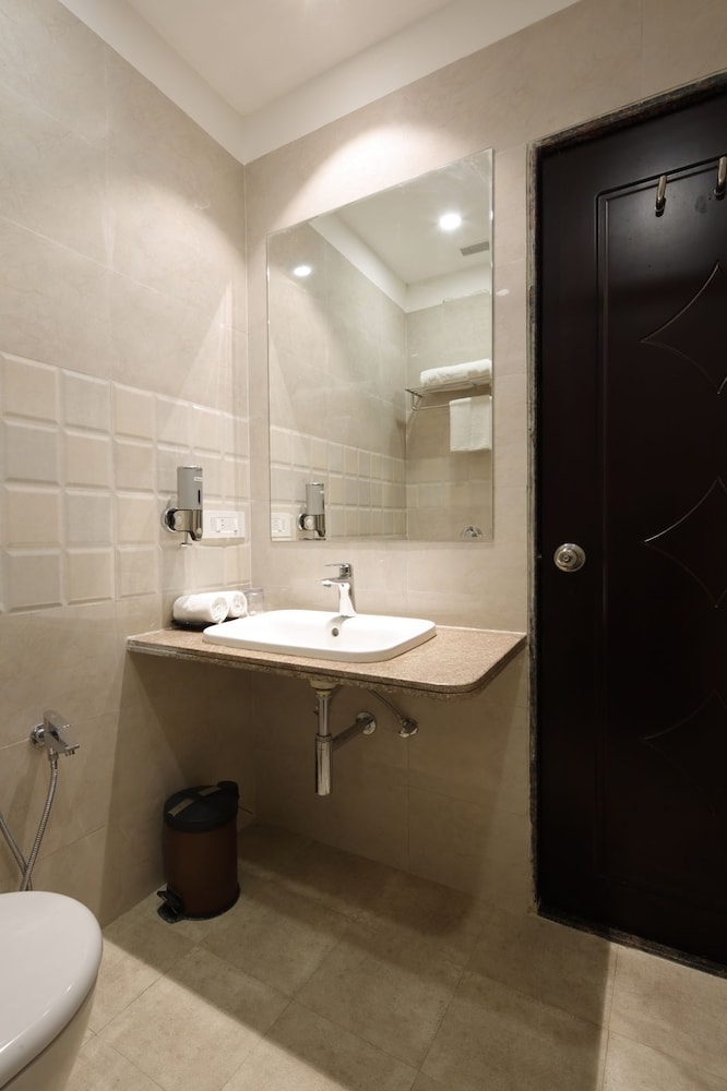 REGENTA Inn Ranip Ahmedabad 25/32