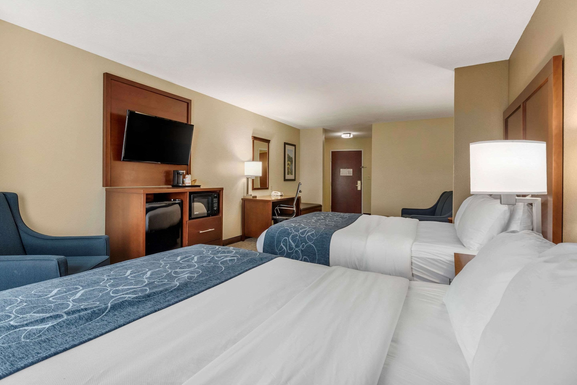 SUITE, MULTIPLE BEDS