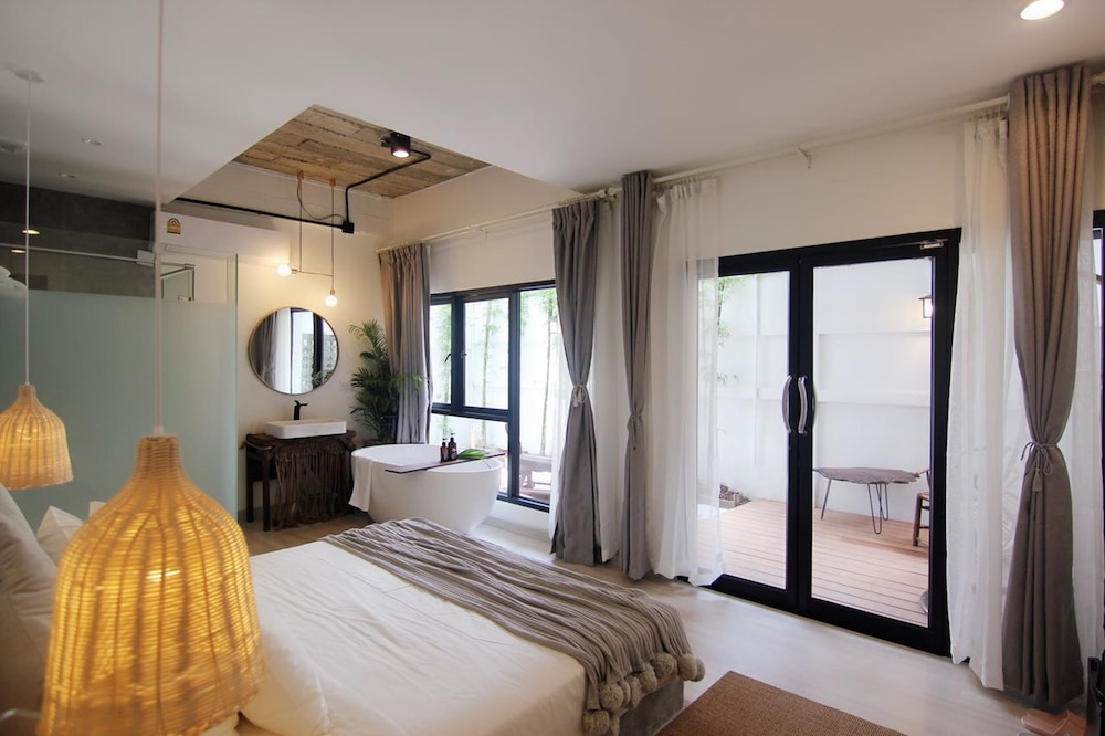 Yolo Bangkok Boutique Hotel 10/50