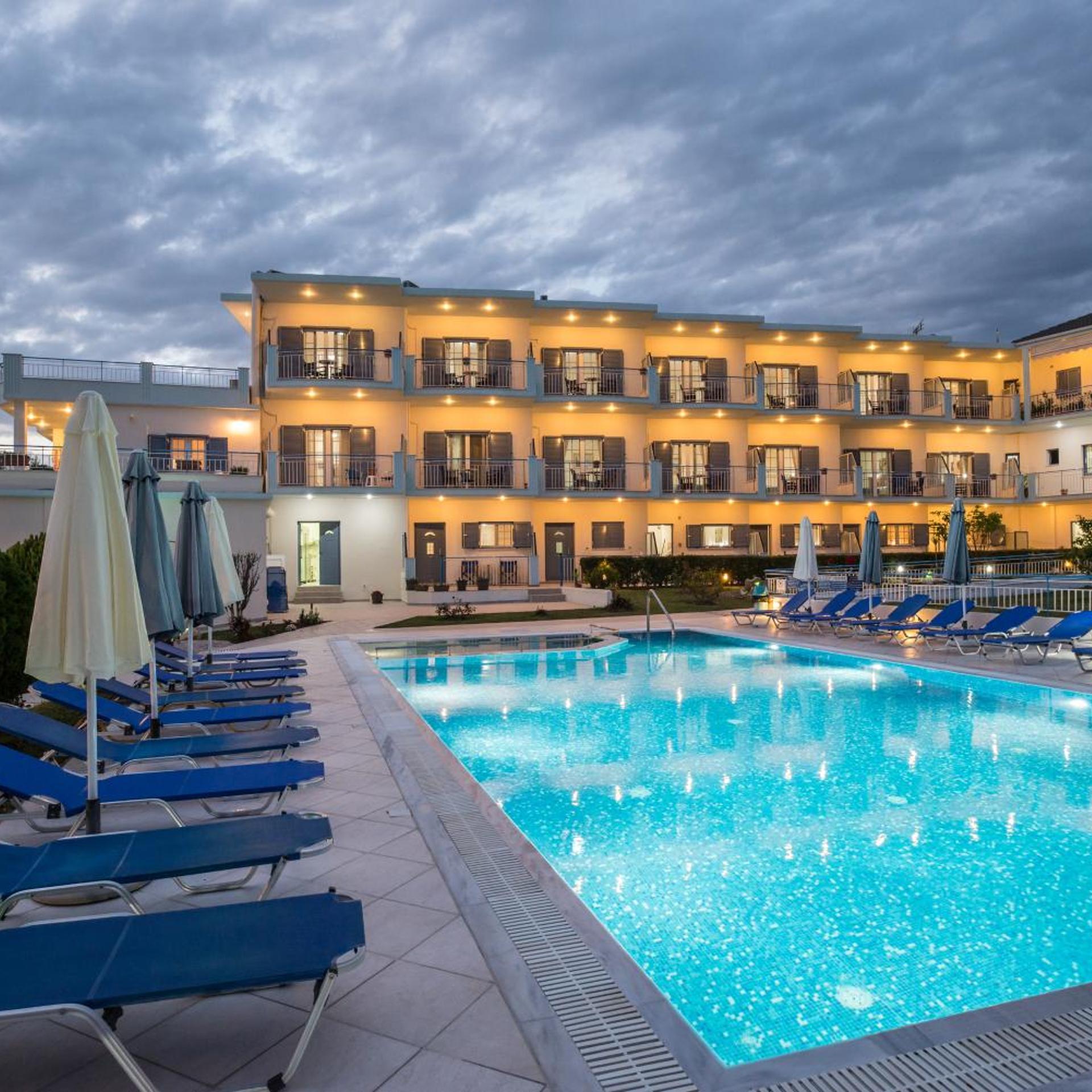 Cliff Bay Hotel 5/62