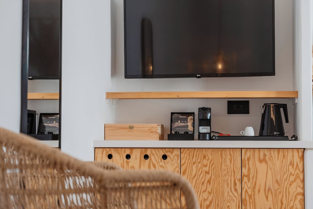 OLIVING MYKONOS LUXURY SUITES 10/50