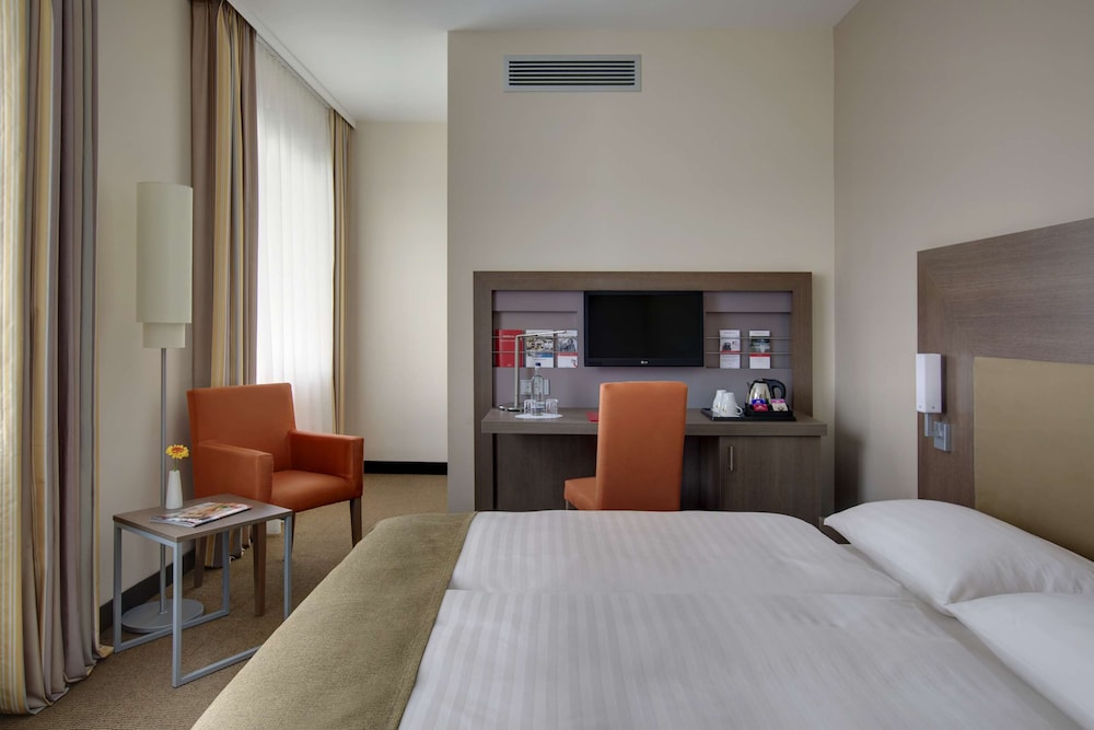 Intercity Hotel Leipzig 8/40