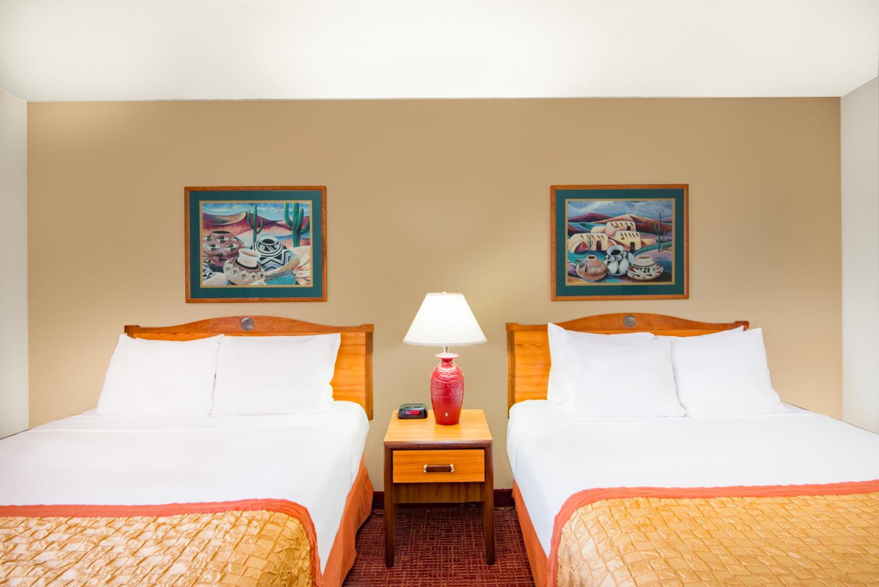 Hawthorn Suites by Wyndham Albuquerque 10/36