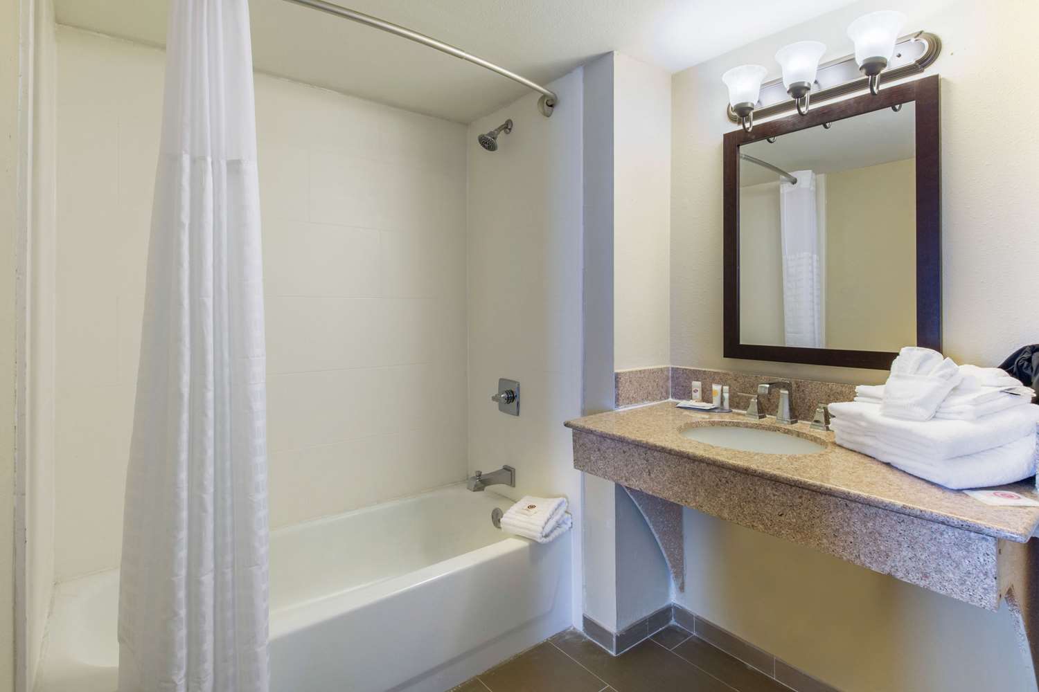 Comfort Inn & Suites SW Houston Sugarland 55/55