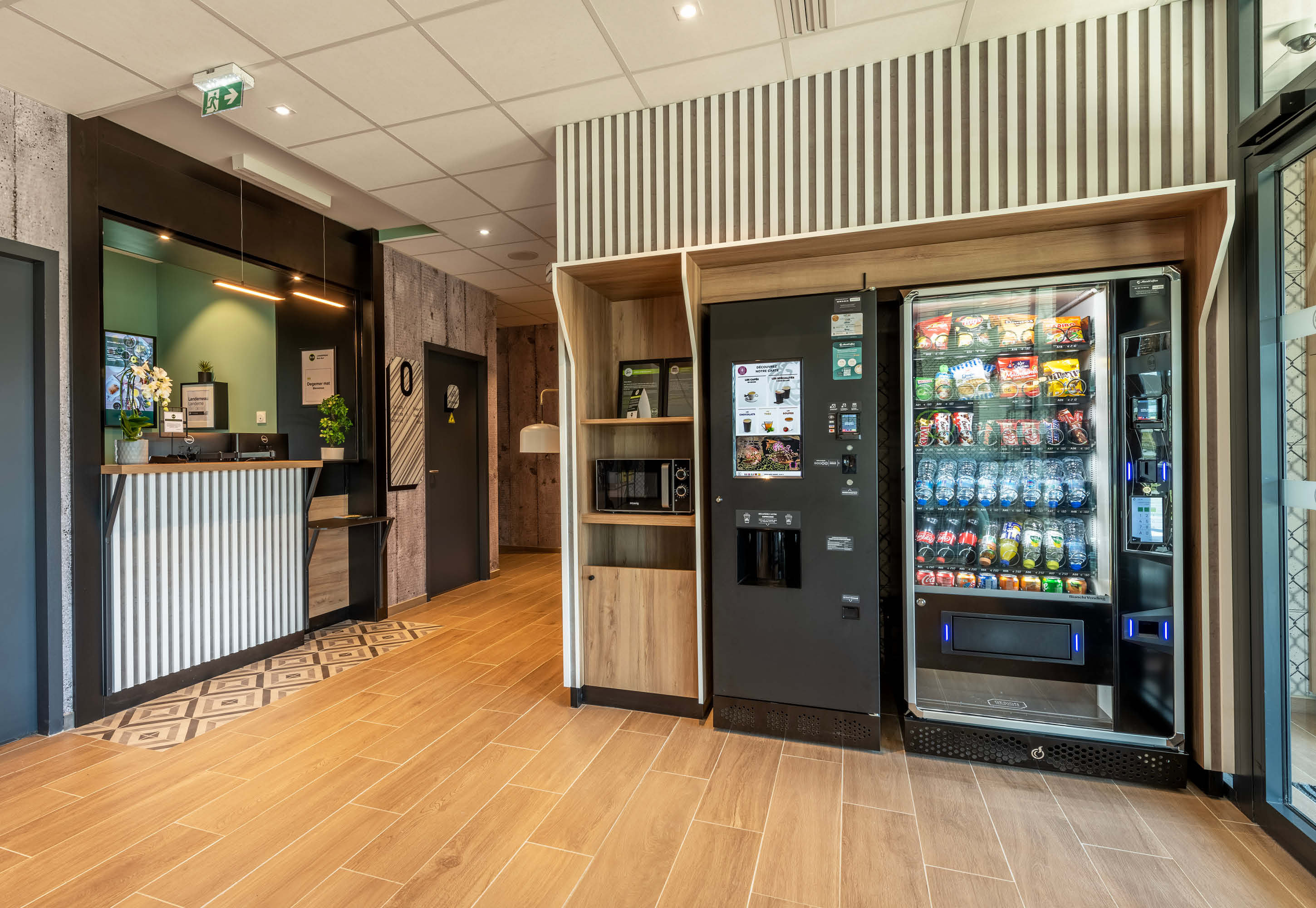 Lobby at B&B HOTEL Landerneau Bois Noir, LANDERNEAU