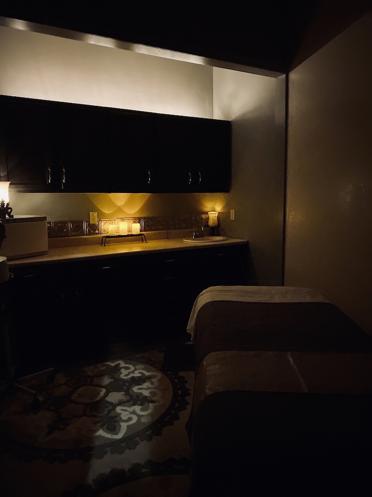 December Hotel 21/50