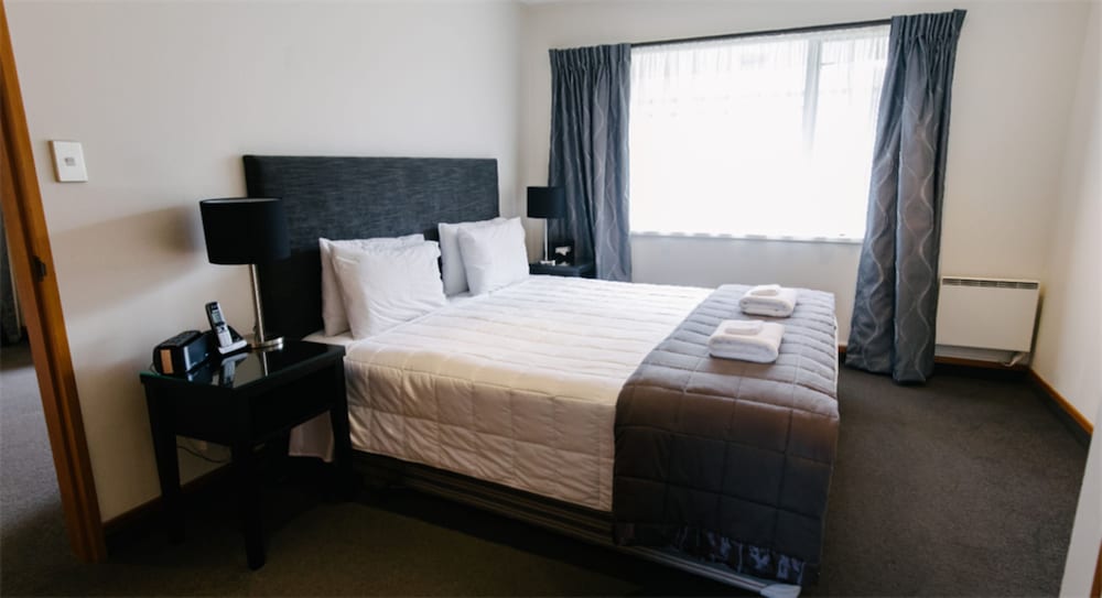 Airport Gateway Motor Lodge 18/58