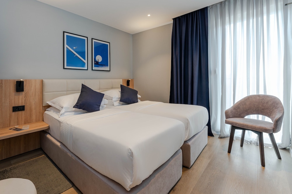 SUPERIOR, TWIN BEDS