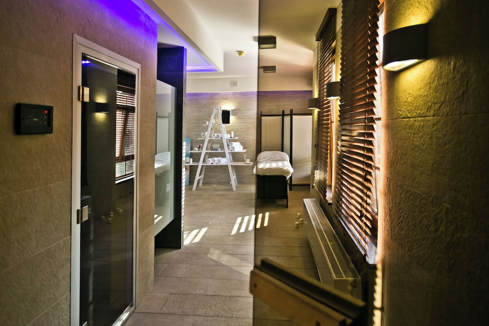 Mercure Wiazowna Brant 47/47