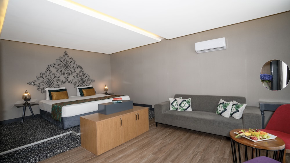 Azuu Boutique Hotel 55/76