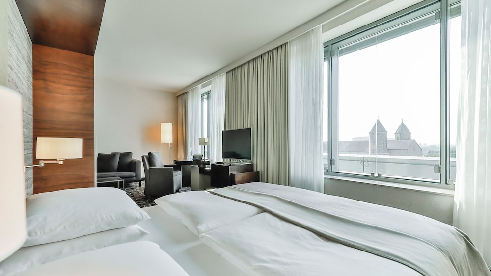 COMFORT, SUITE