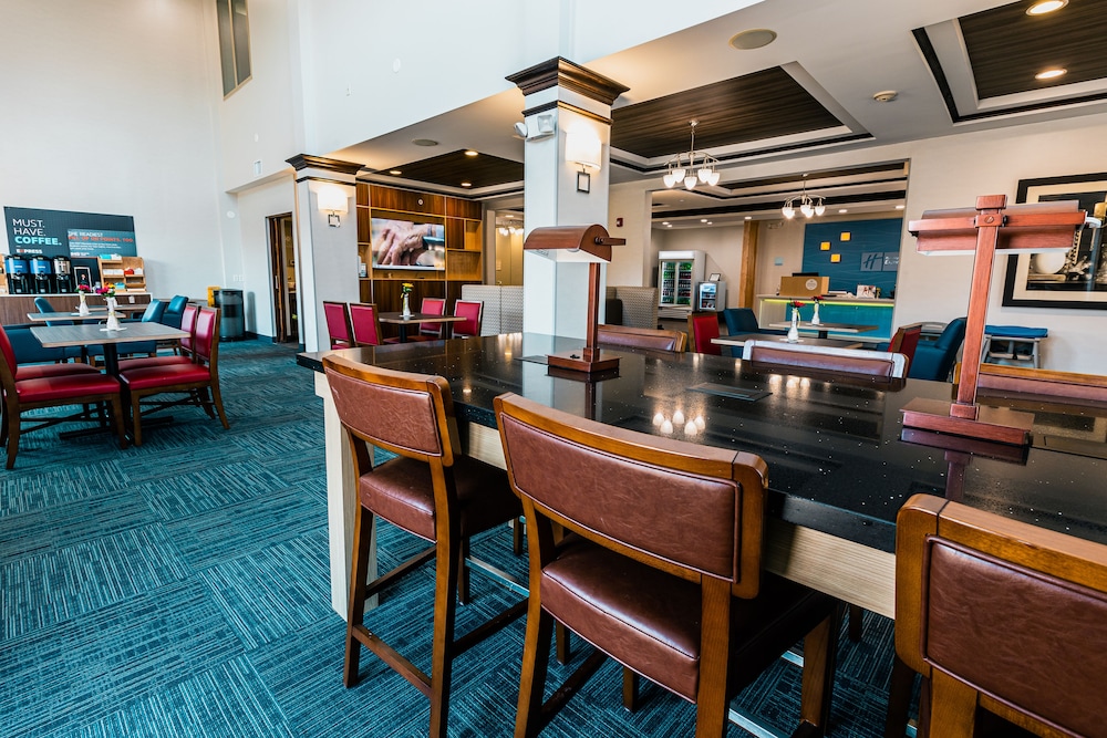 Holiday Inn Express Hotel & Suites Hamburg 41/47