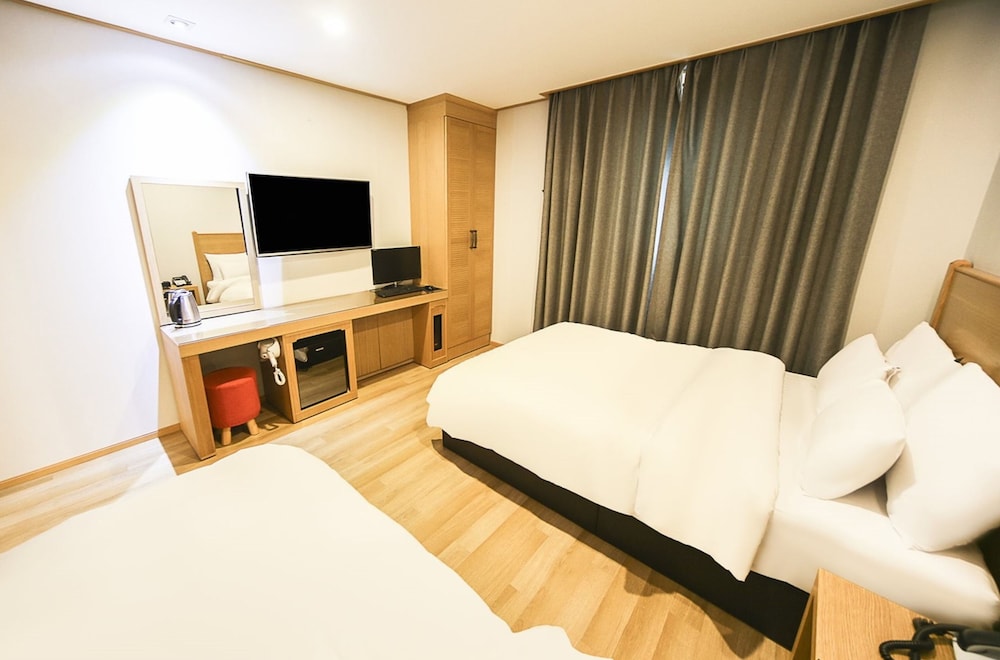 Hotel Golden Hill 35/65