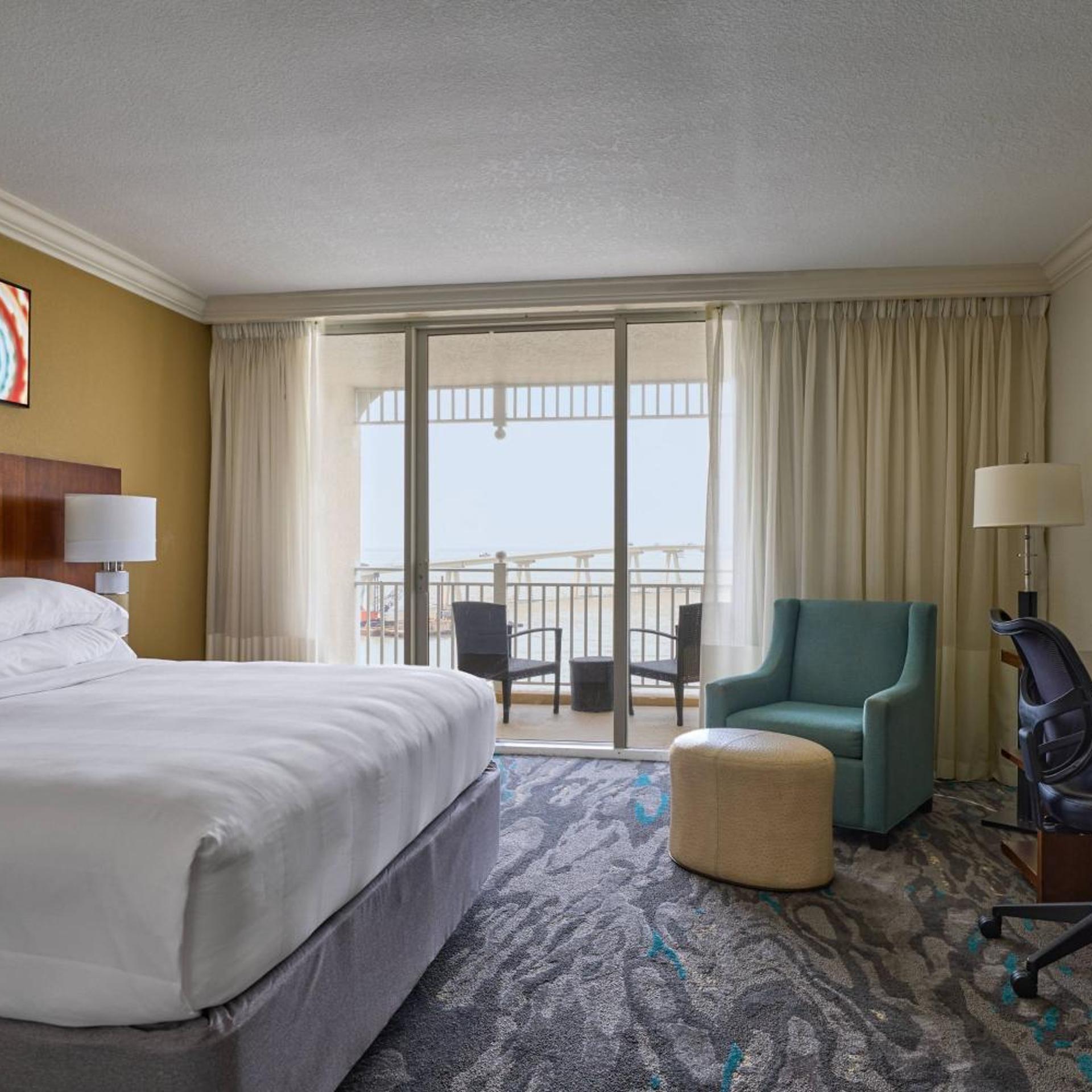 Room, King Bed, Water View, Balcony, Captiva Tower, Accessible