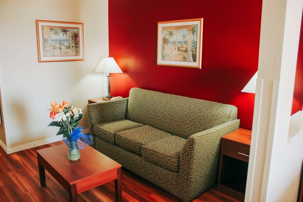 Rodeway Inn & Suites Lake Havasu City 19/26