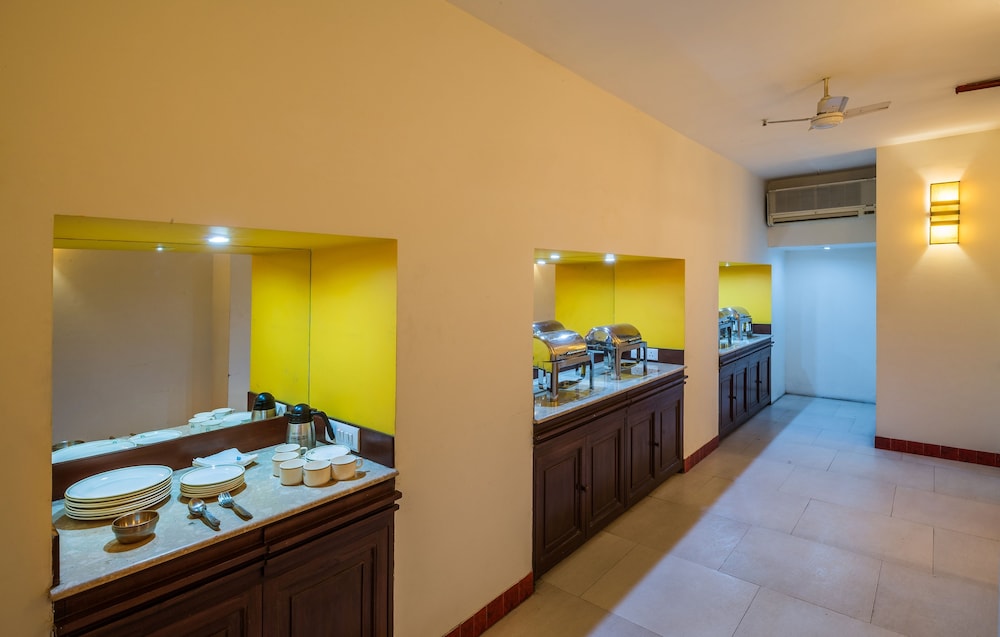 Home@F37 Kailash Colony Metro 42/69