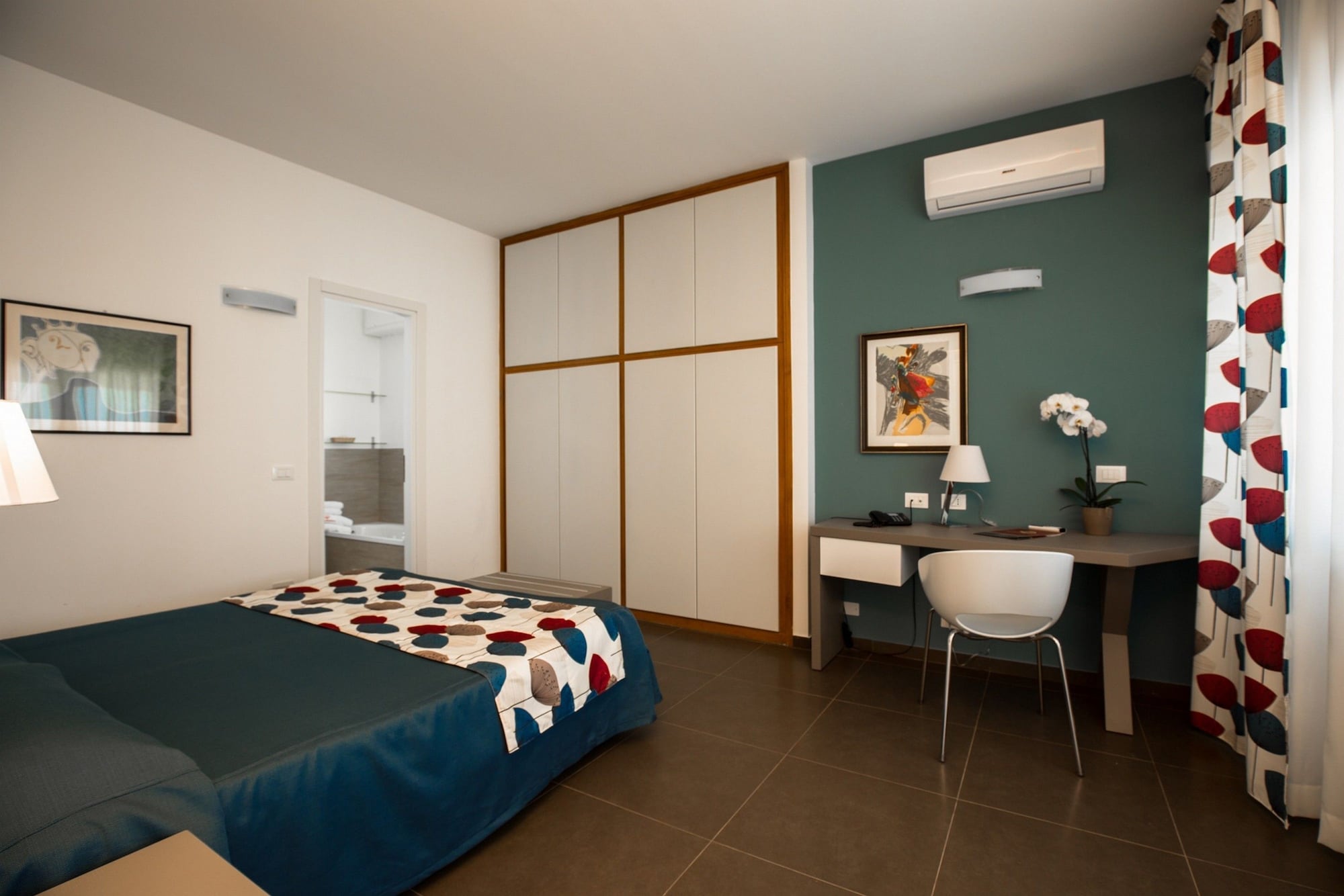 DELUXE, APARTMENT