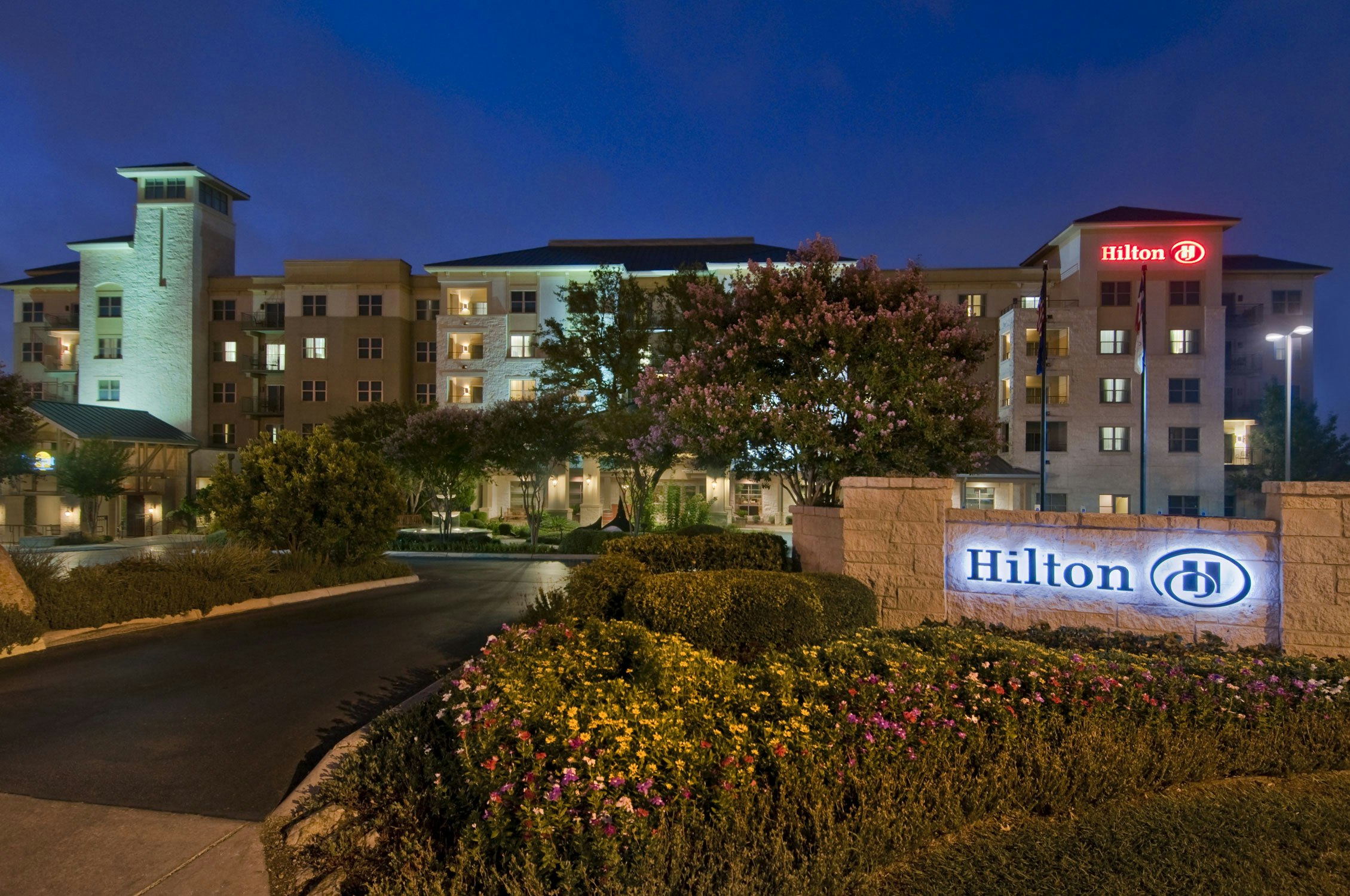 Hilton San Antonio Hill Country 71/74
