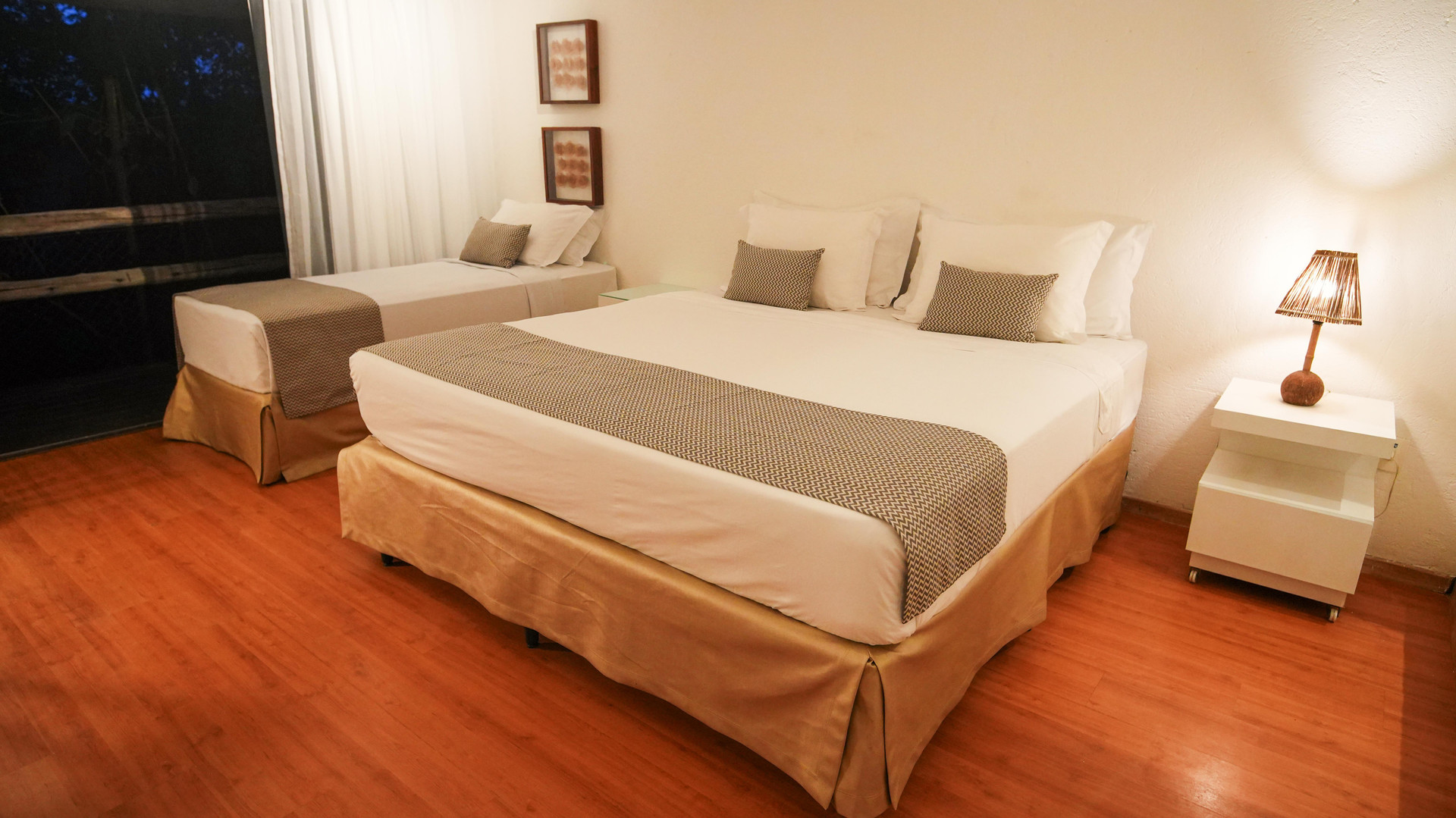 Room, Triple, Forest View