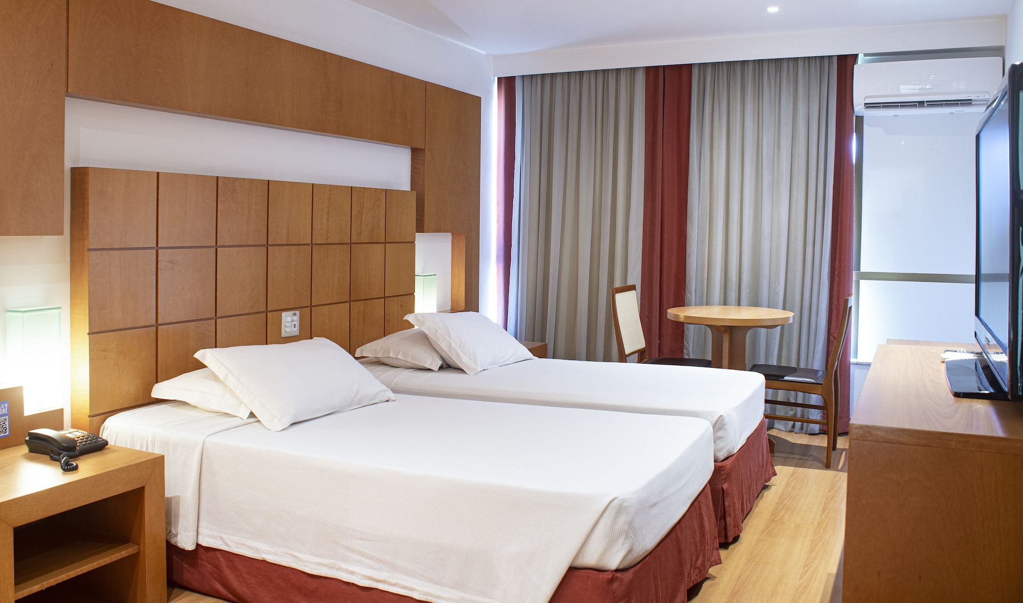SUPERIOR, LUXURY, QUEEN BED