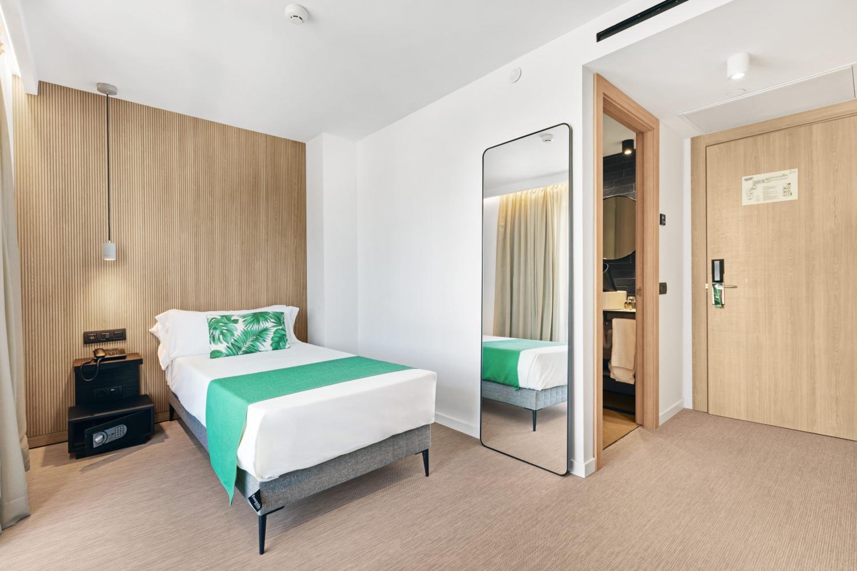 Room, Single