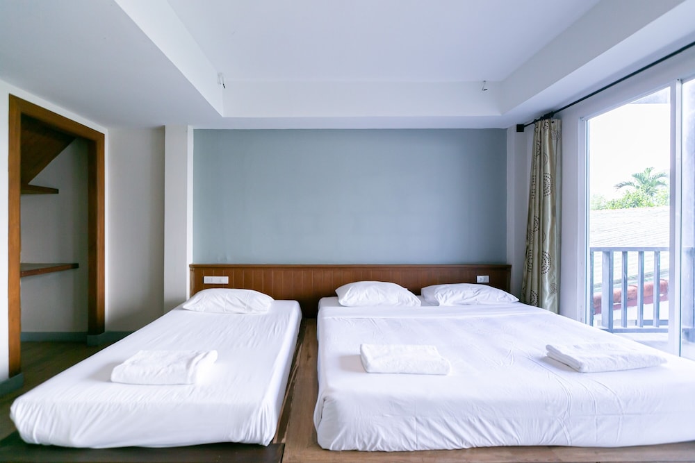 ROOM, TRIPLE