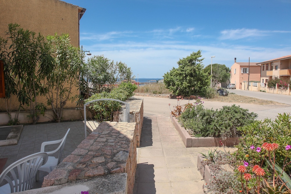 Appartamenti Isola Rossa Borgo Di Mare 52/55