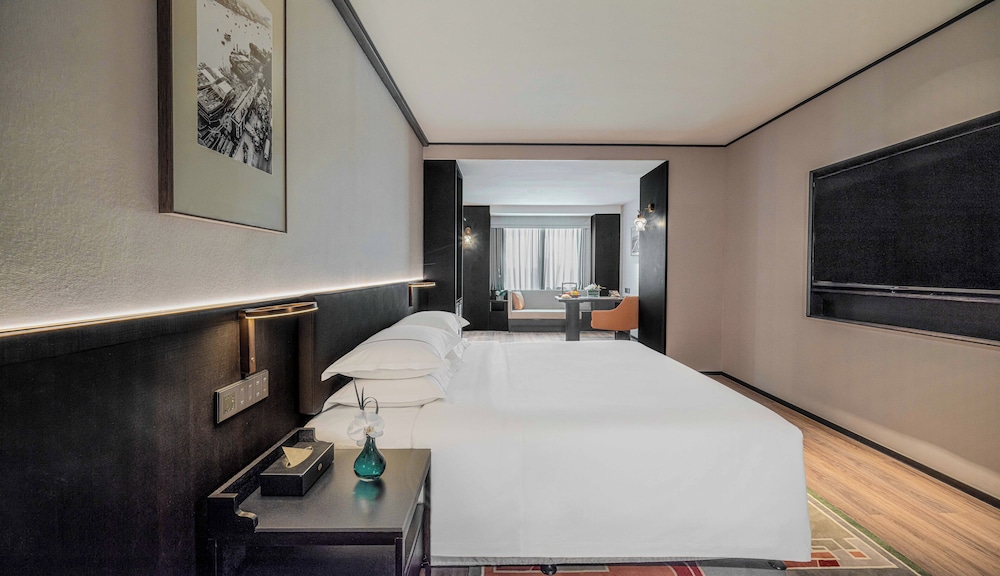 PREMIUM, EXECUTIVE, DOUBLE BED