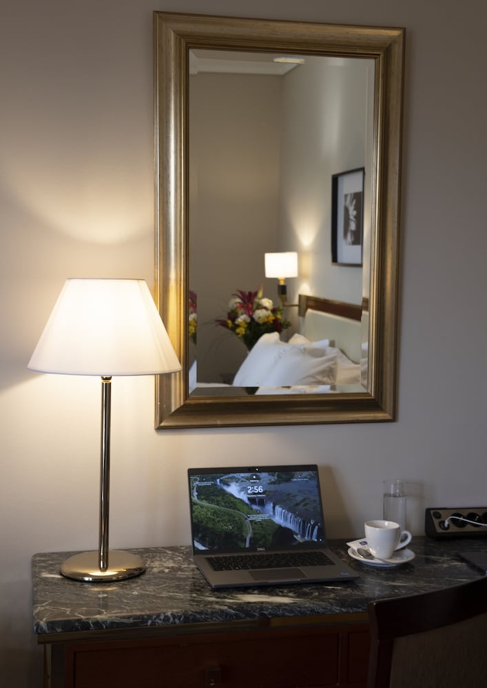 Ilisia Hotel 26/68