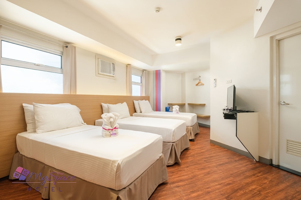Myspace Hotel At Bgc 31/70