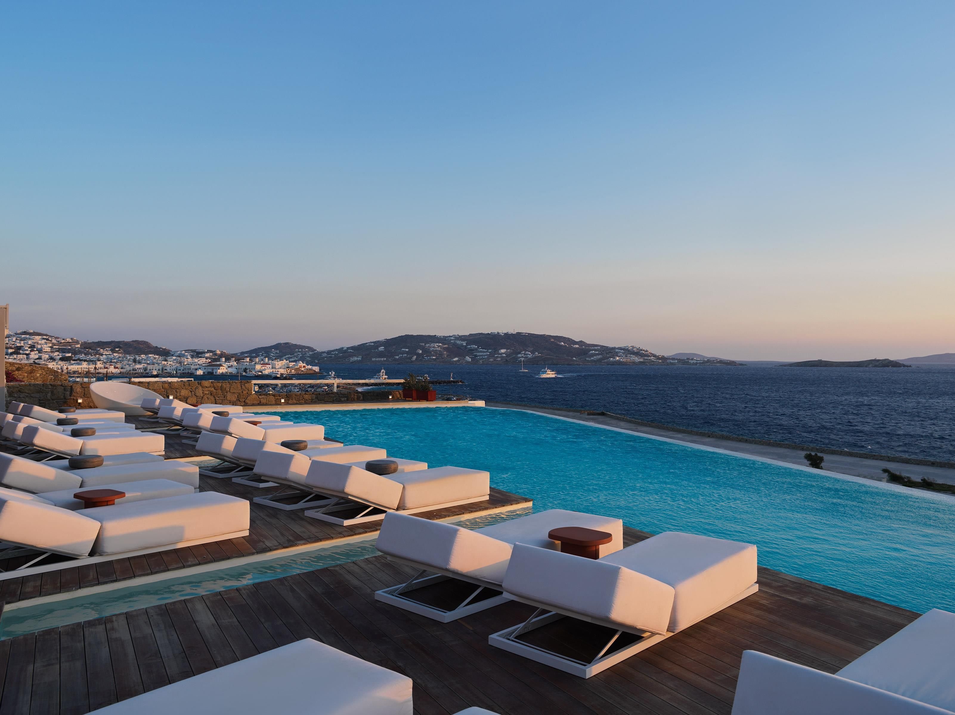Kouros Hotel and Suites 39/41
