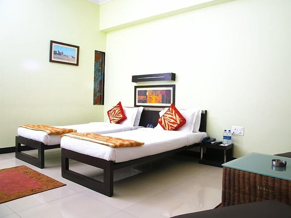 Hotel Hampi International 8/36