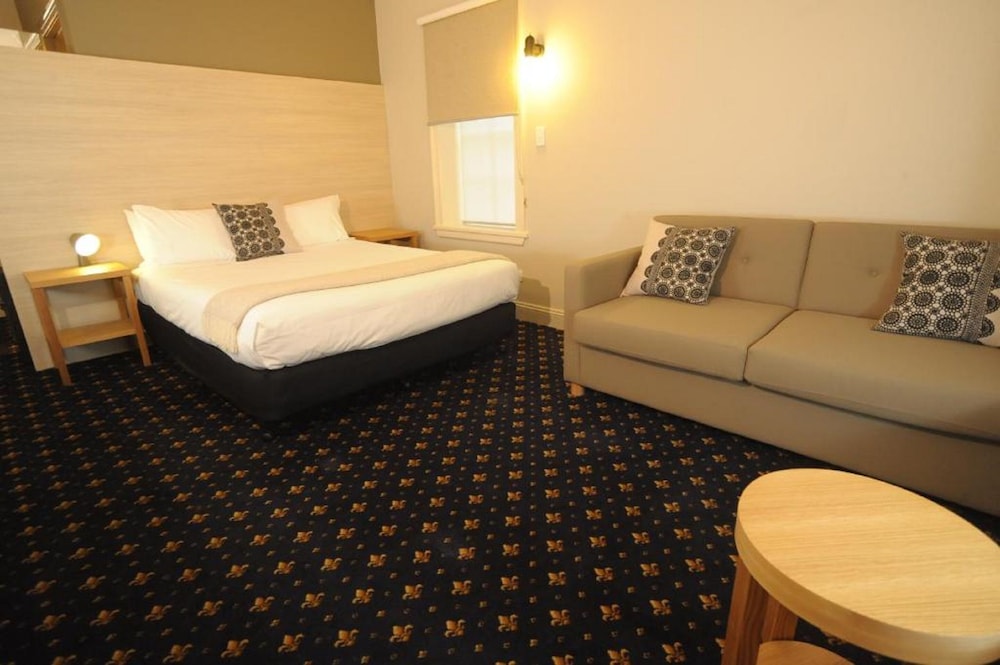 Sovereign Hill Hotel 27/68
