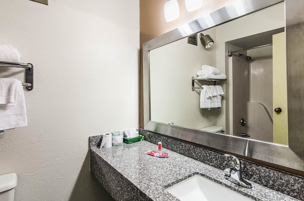 Econo Lodge Inn & Suites Norton - Wise South 23/44