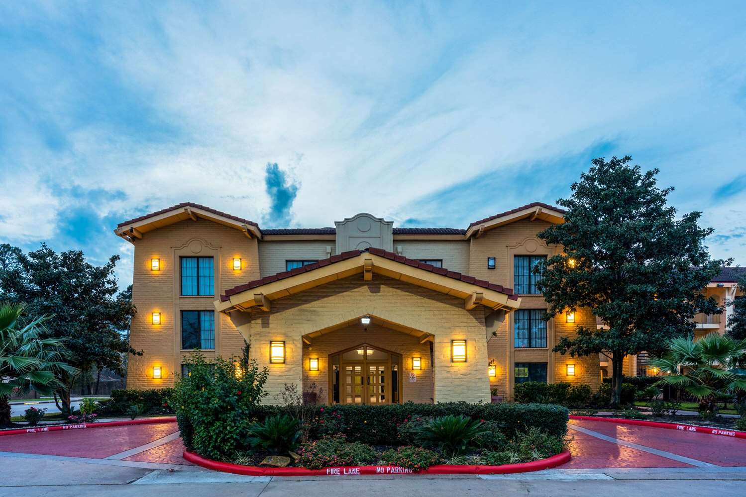 Super 8 by Wyndham The Woodlands North 2/40