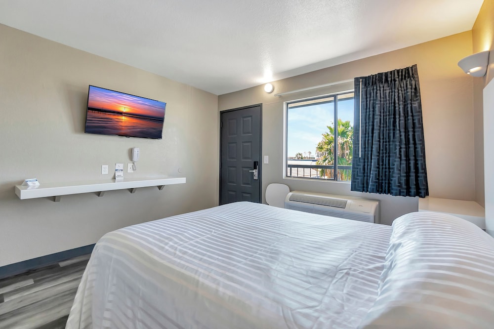 Morada Inn and Suites 14/55